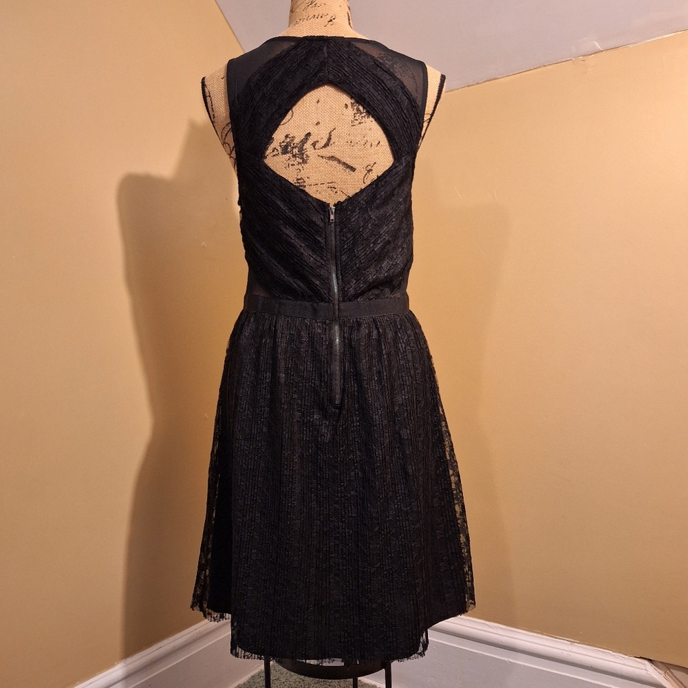 Gorgeous! Guess Black Lace Dress Size 10 - Picture 8 of 8
